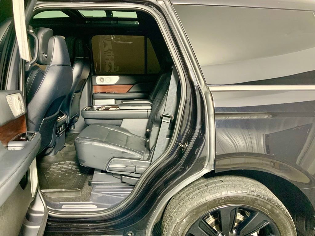 Used 2022 Lincoln Navigator Reserve image 32
