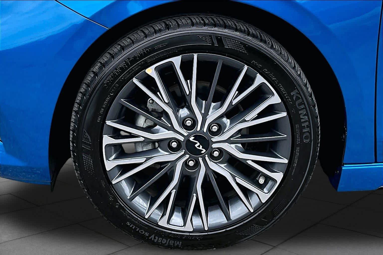 Used 2023 Kia Forte GT-Line w/ GT-Line Premium Package FWD image 10