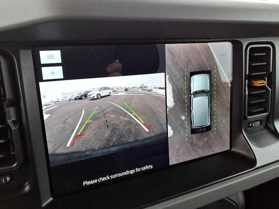 Used 2023 Ford Bronco Badlands image 28