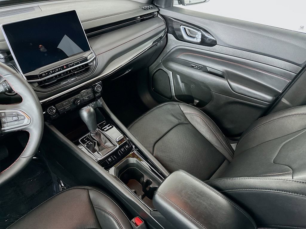 Certified 2025 Jeep Compass Trailhawk w/ Trailhawk Elite Group image 34