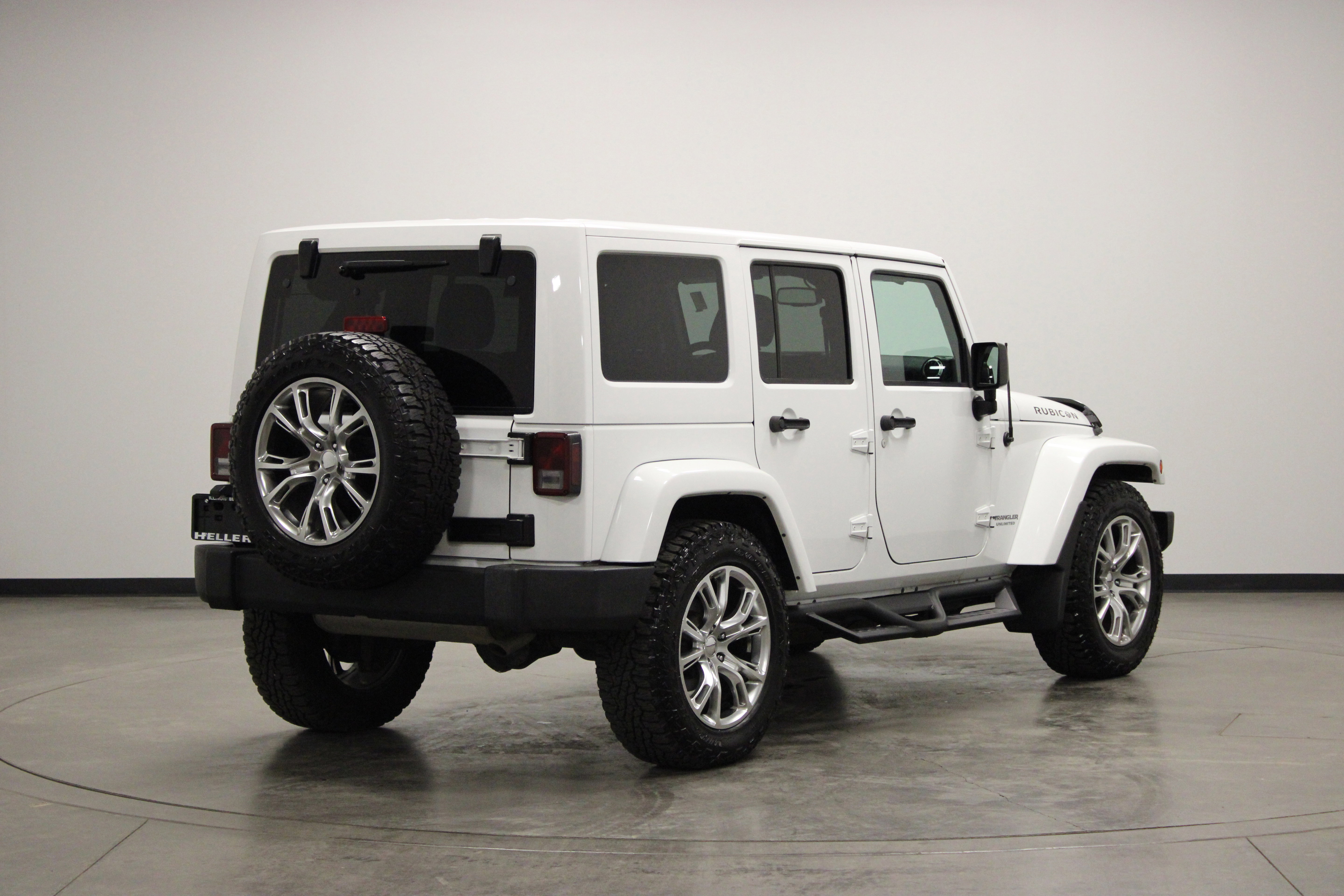 Used 2016 Jeep Wrangler Unlimited Rubicon w/ Connectivity Group AWD/4WD image 8