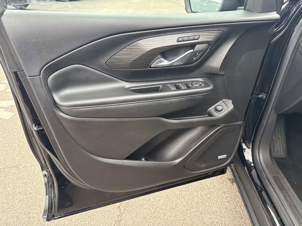 Used 2024 GMC Terrain SLT w/ Infotainment Package II image 19