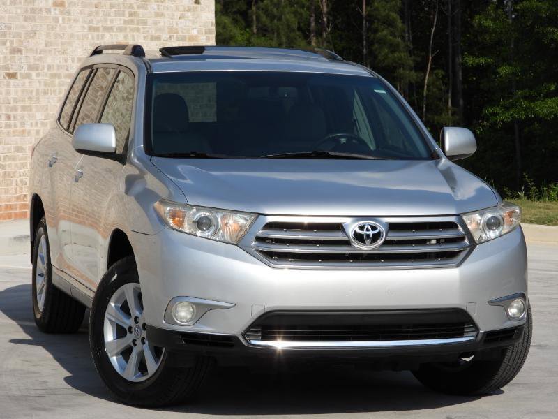 Used 2012 Toyota Highlander SE w/ Tow Pkg FWD image 12