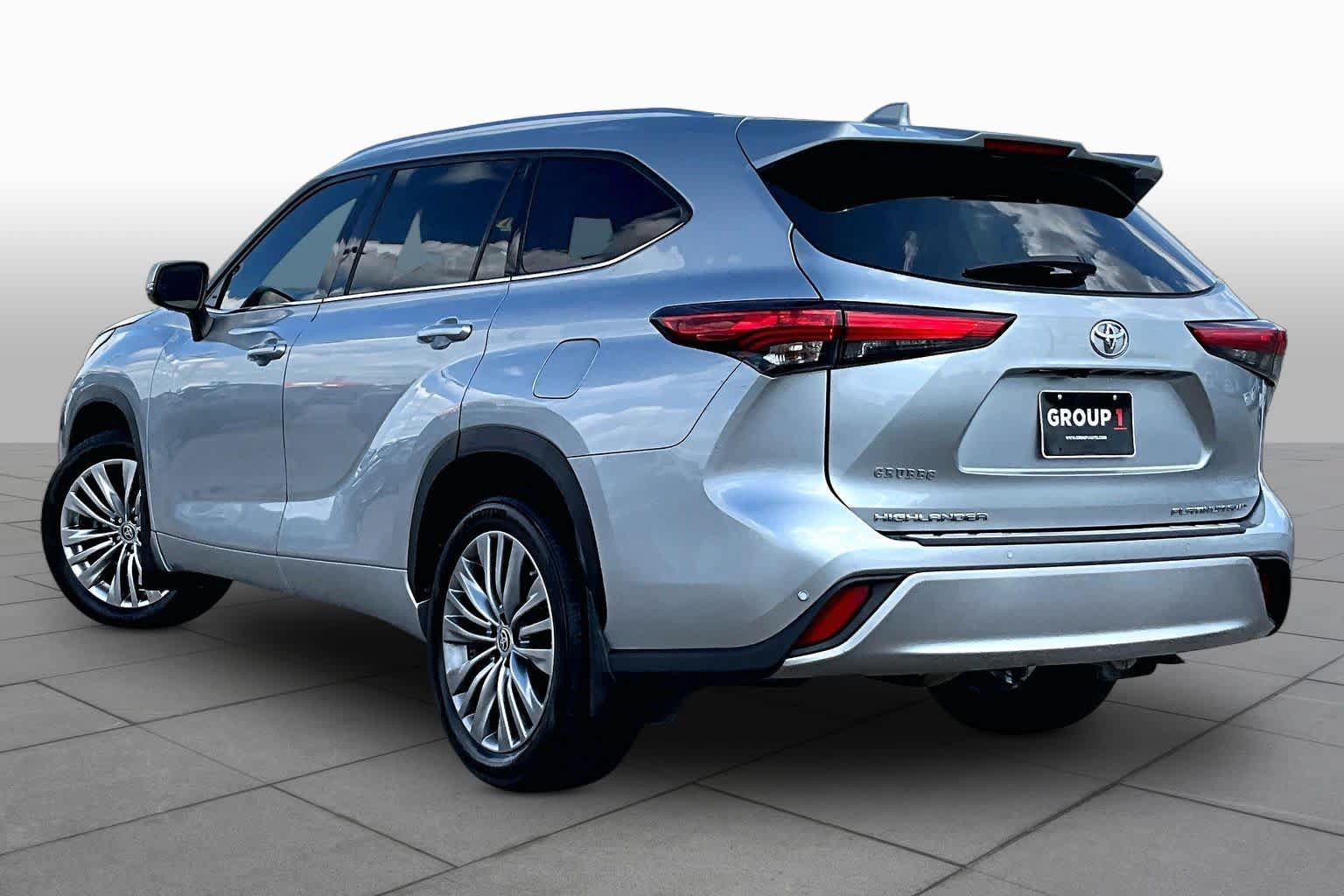 Used 2021 Toyota Highlander Limited AWD/4WD image 12
