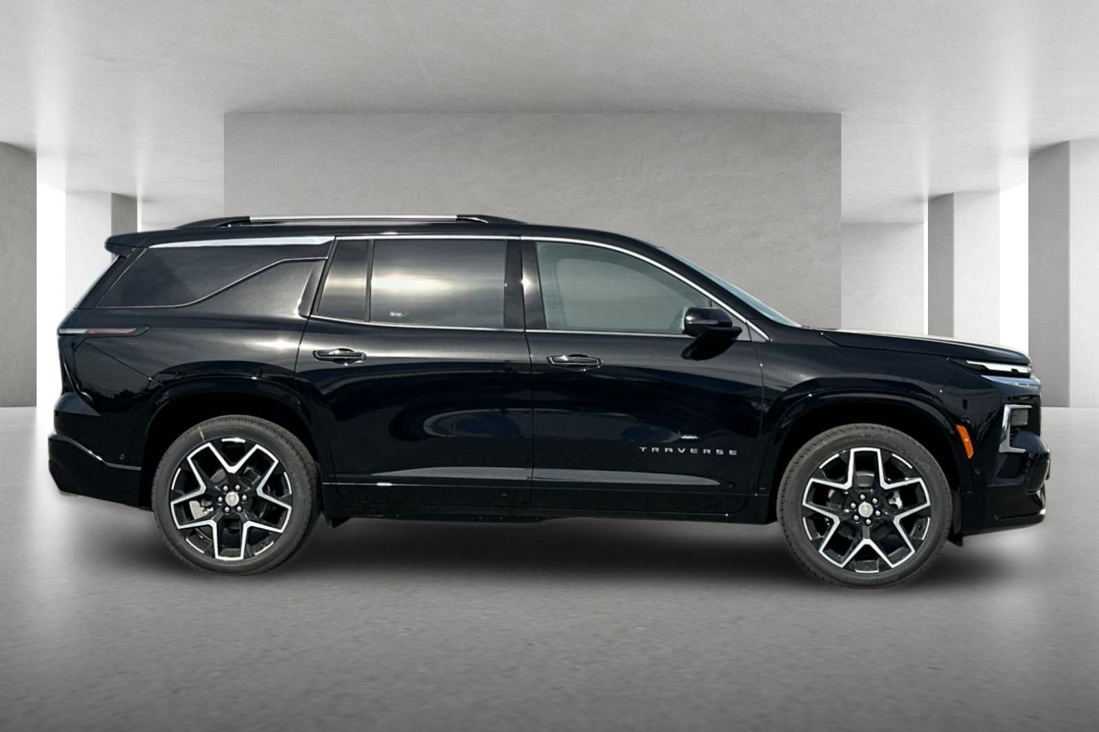 New 2026 Chevrolet Traverse High Country image 3