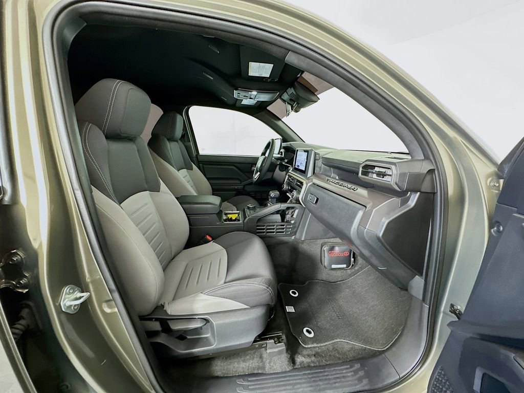 Used 2024 Toyota Tacoma TRD Sport image 26
