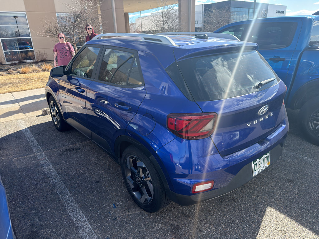 Used 2023 Hyundai Venue Limited w/ Cargo Package image 8