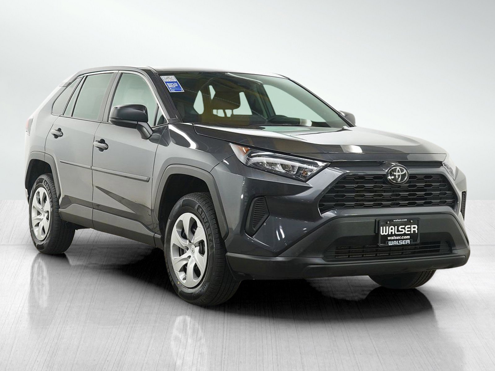 Used 2022 Toyota RAV4 LE image 7