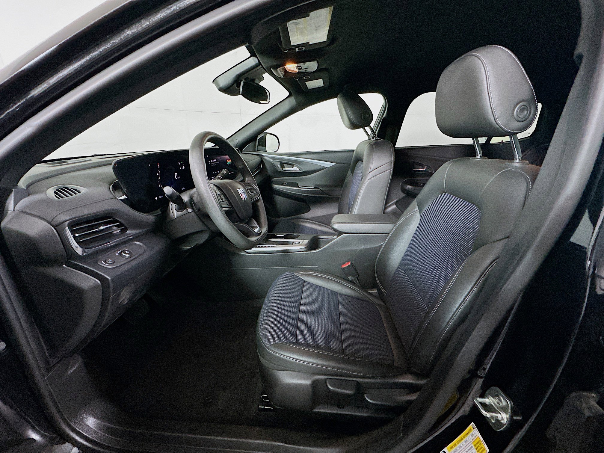 Used 2025 Buick Envista Preferred FWD image 13