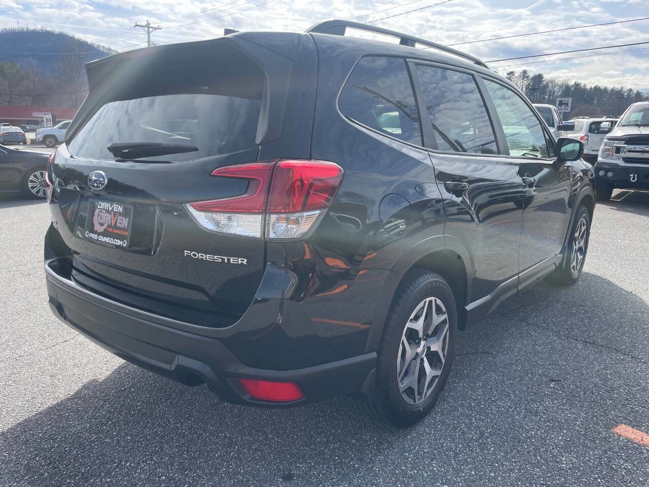 Used 2019 Subaru Forester Premium image 9