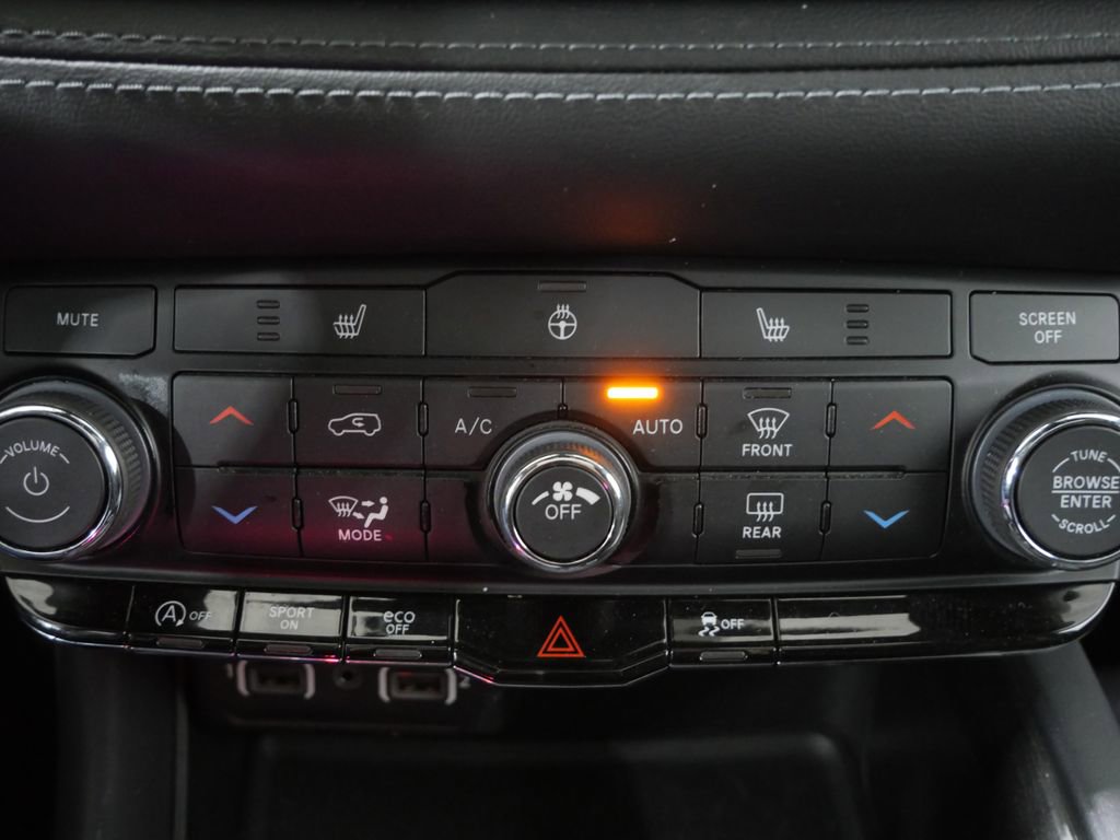 Used 2023 Dodge Durango SXT w/ SXT Blacktop Group AWD/4WD image 20
