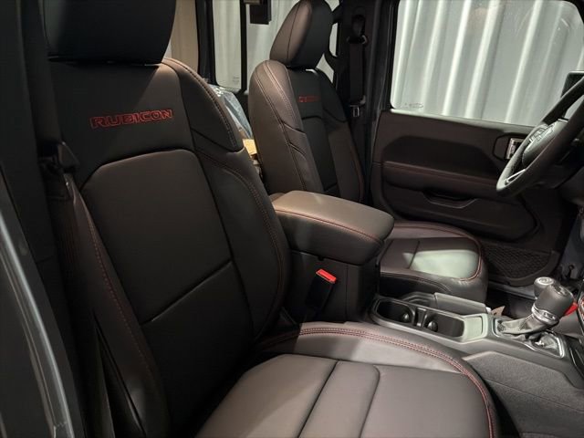 New 2026 Jeep Wrangler Unlimited Rubicon w/ Technology Group image 19