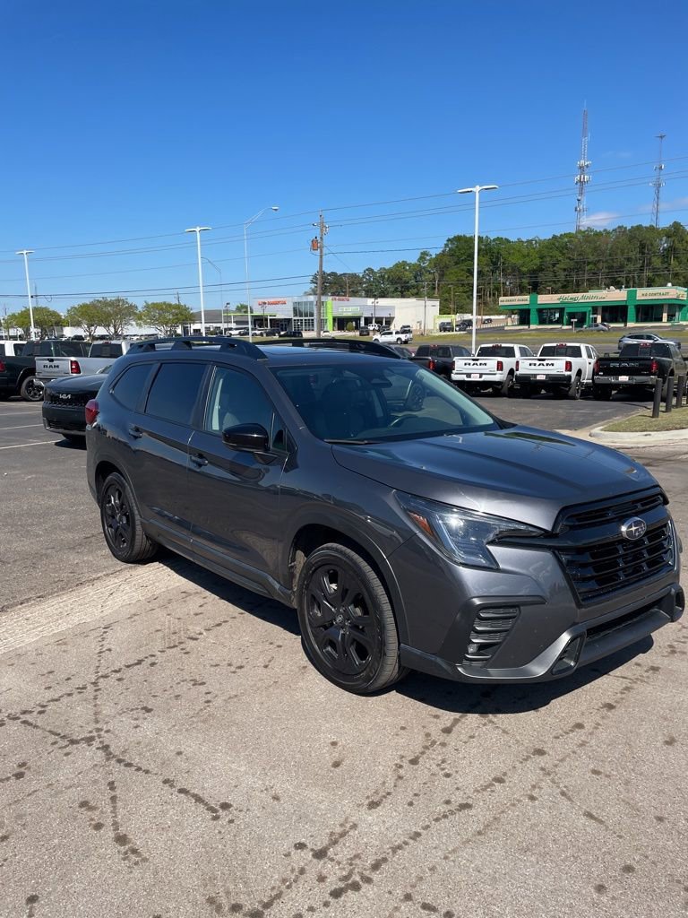 Used 2024 Subaru Ascent Onyx Edition image 4