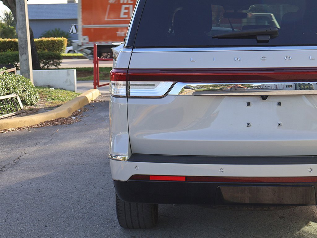 Used 2022 Lincoln Navigator Reserve image 21