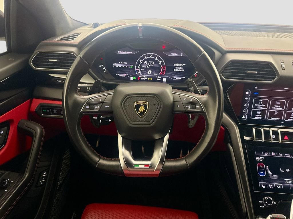 Used 2022 Lamborghini Urus AWD/4WD image 11