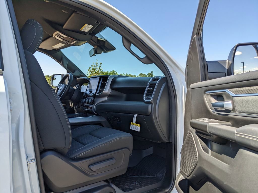 New 2026 RAM 1500 4x4 Crew Cab image 35