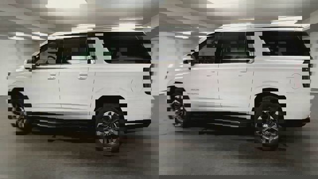 New 2026 Chevrolet Suburban LT w/ Comfort Package image 6