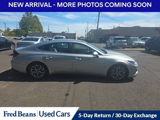 Used 2020 Hyundai Sonata SEL w/ Premium + Sunroof Package FWD image 4