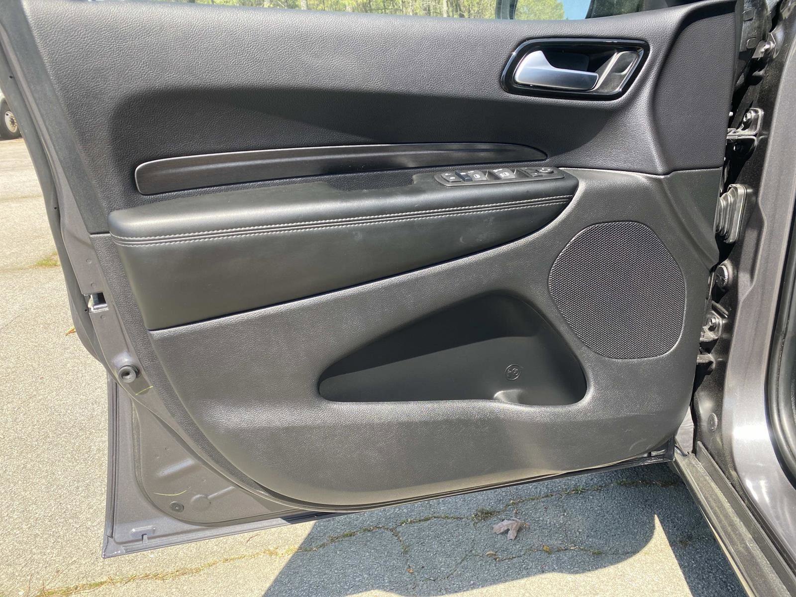 Used 2024 Dodge Durango SXT w/ SXT Blacktop Group image 19