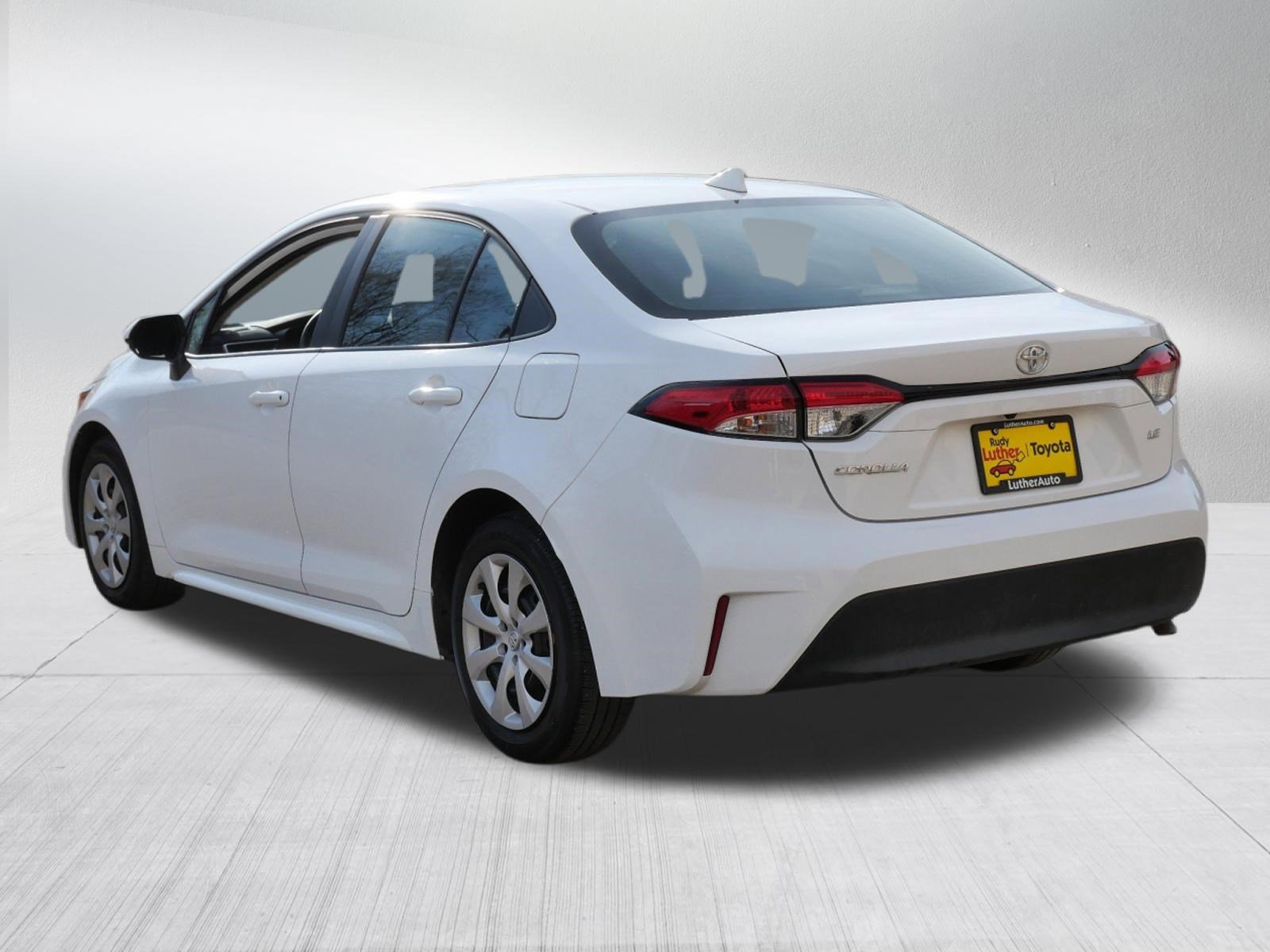 Certified 2025 Toyota Corolla LE FWD image 5