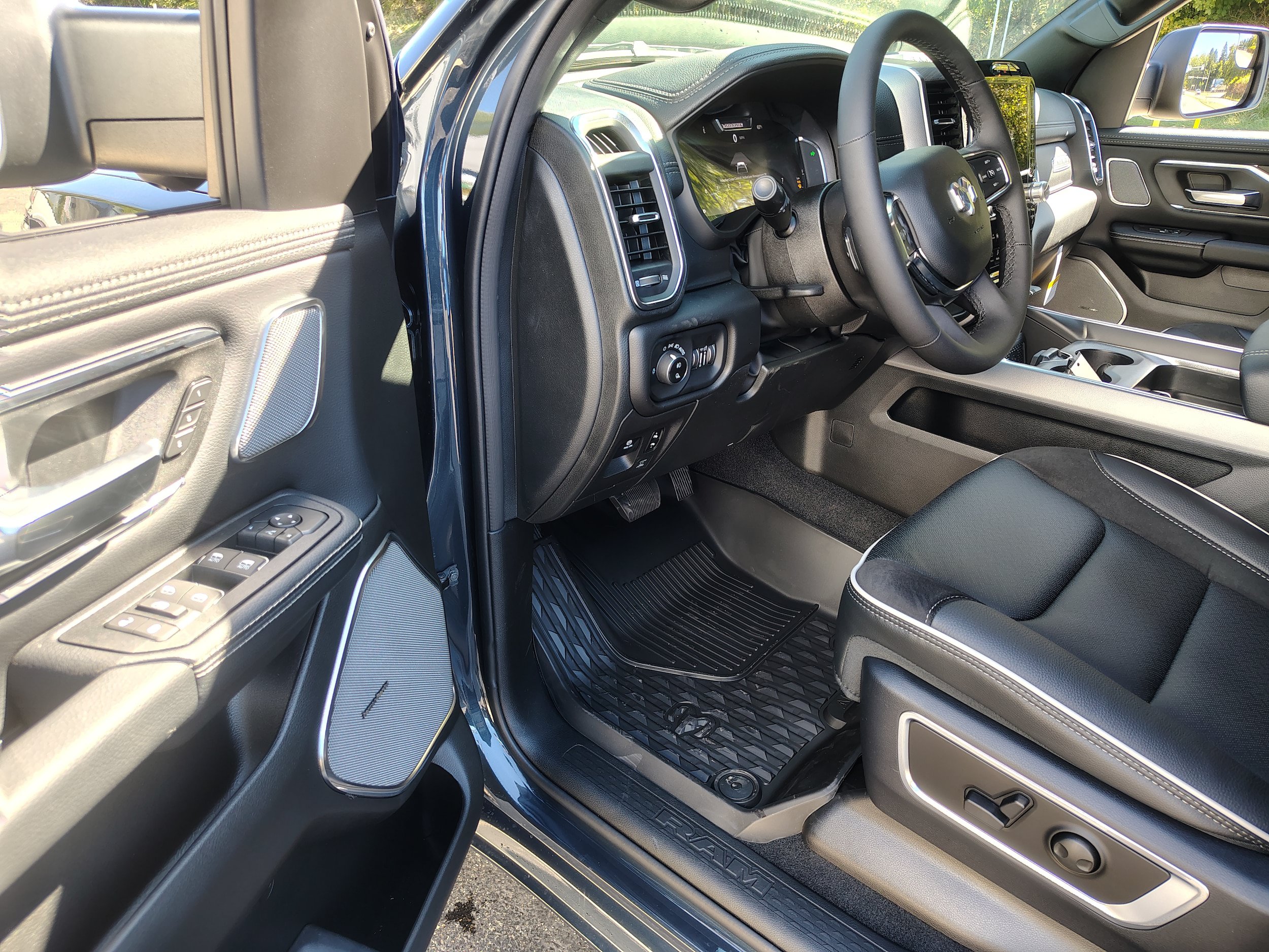 New 2027 RAM 1500 Laramie AWD/4WD image 18