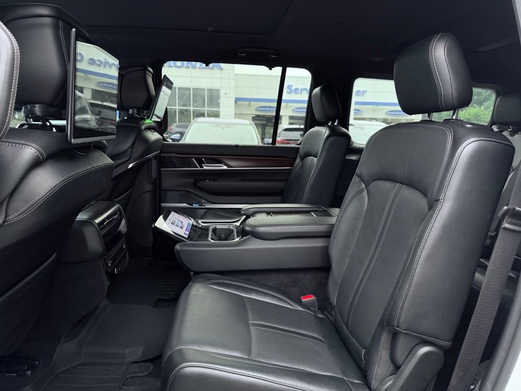 Used 2022 Jeep Grand Wagoneer Series I AWD/4WD image 26