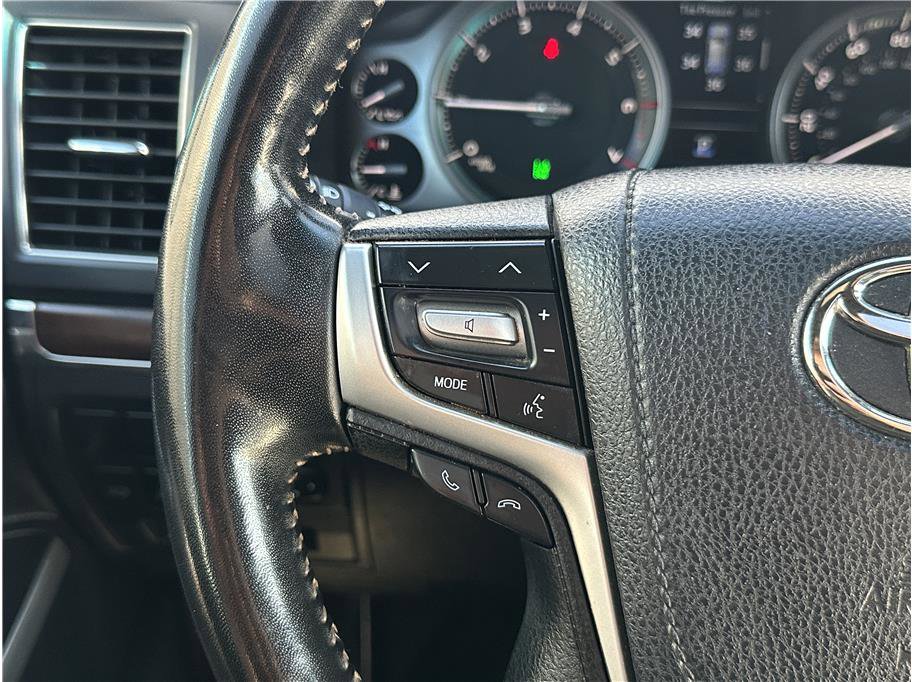 Used 2021 Toyota Land Cruiser Heritage Edition image 22