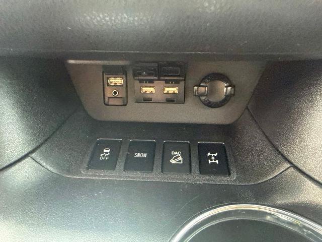 Used 2019 Toyota Highlander XLE AWD/4WD image 27