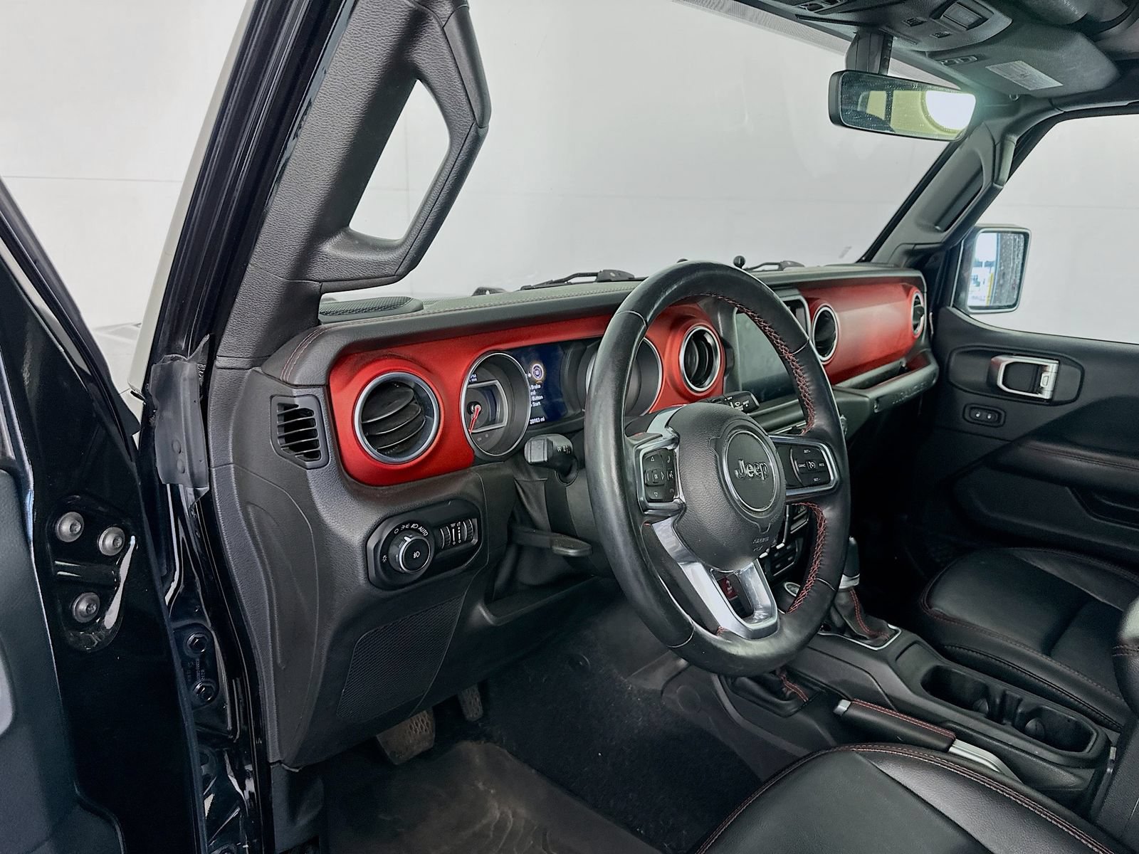 Used 2018 Jeep Wrangler Unlimited Rubicon AWD/4WD image 9