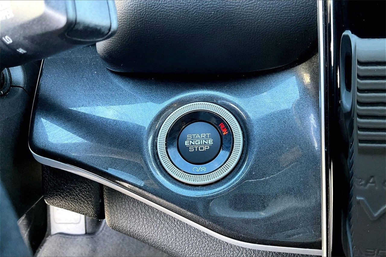 Certified 2022 Jeep Grand Cherokee L Laredo image 27