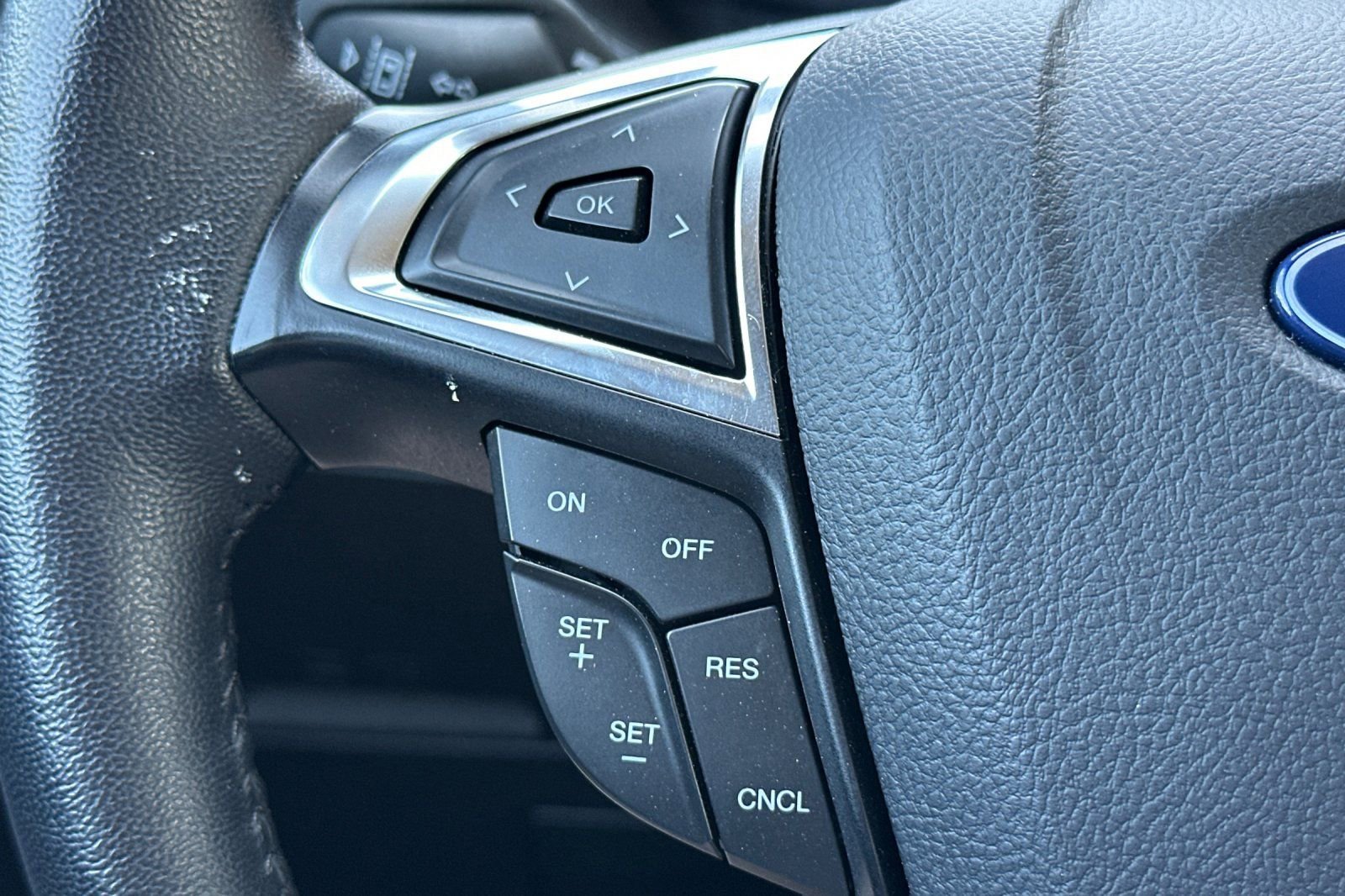 Used 2024 Ford Edge Titanium image 35