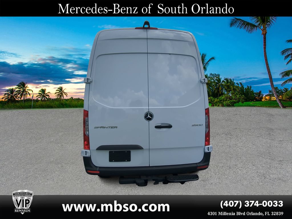 Used 2025 Mercedes-Benz Sprinter 2500 image 15