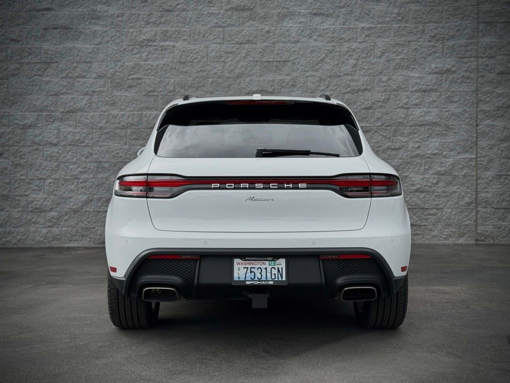 Certified 2025 Porsche Macan image 9