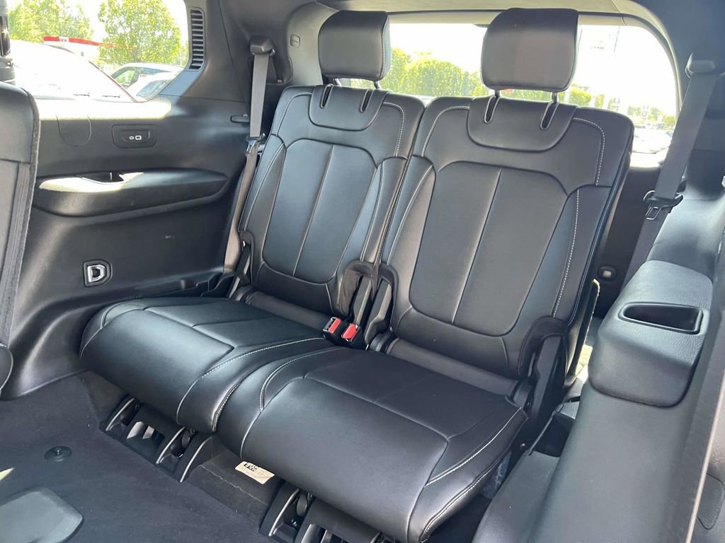 Used 2025 Jeep Grand Cherokee L Limited image 16