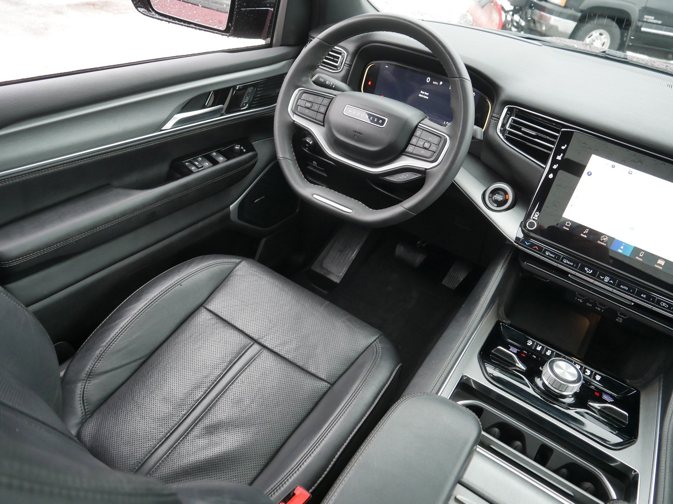 Certified 2024 Jeep Wagoneer Series II w/ Convenience Group I image 9