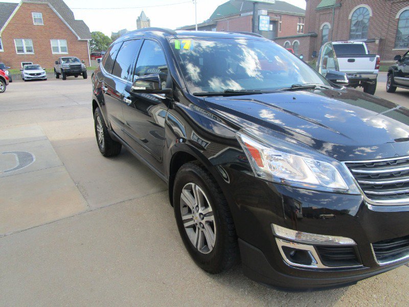 Used 2017 Chevrolet Traverse LT AWD/4WD image 2