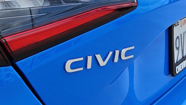 Used 2025 Honda Civic Sport image 31