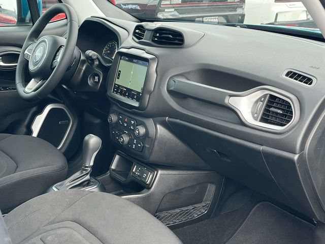 Used 2021 Jeep Renegade Latitude w/ Luxury Group I FWD image 24