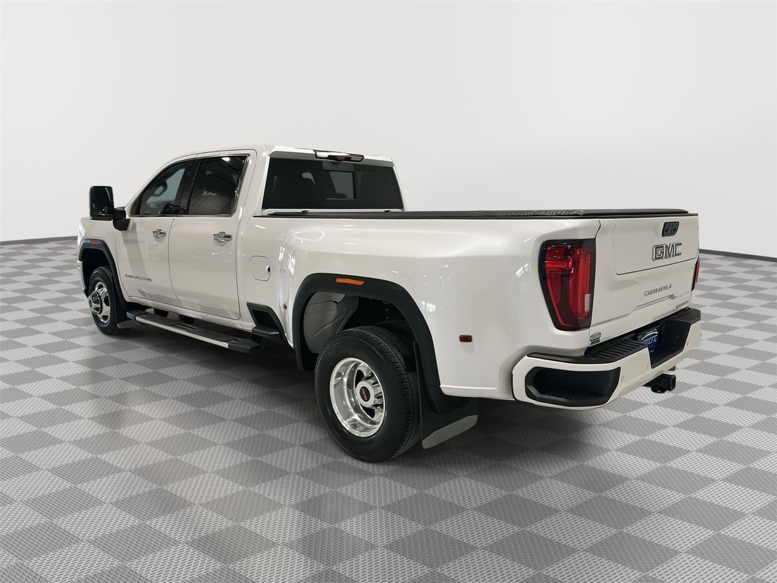 Used 2022 GMC Sierra 3500 Denali w/ Denali Ultimate Package image 9