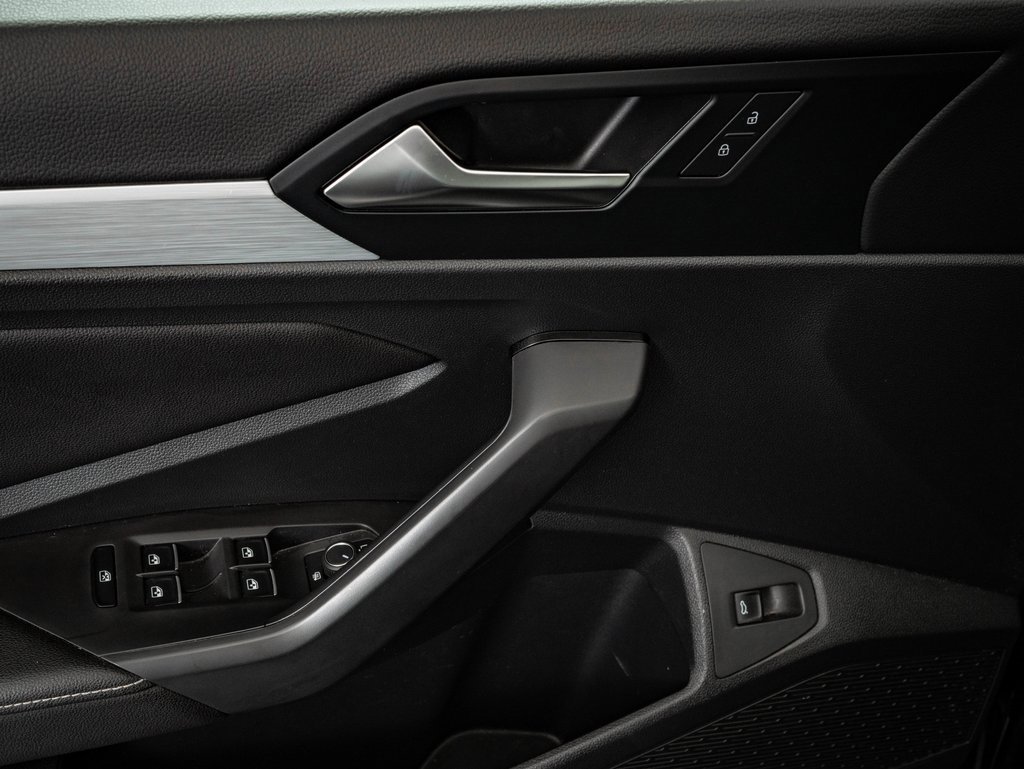 Used 2025 Volkswagen Jetta Sport image 23