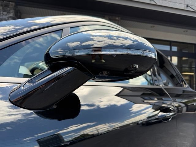 Used 2026 Porsche Macan AWD/4WD image 15