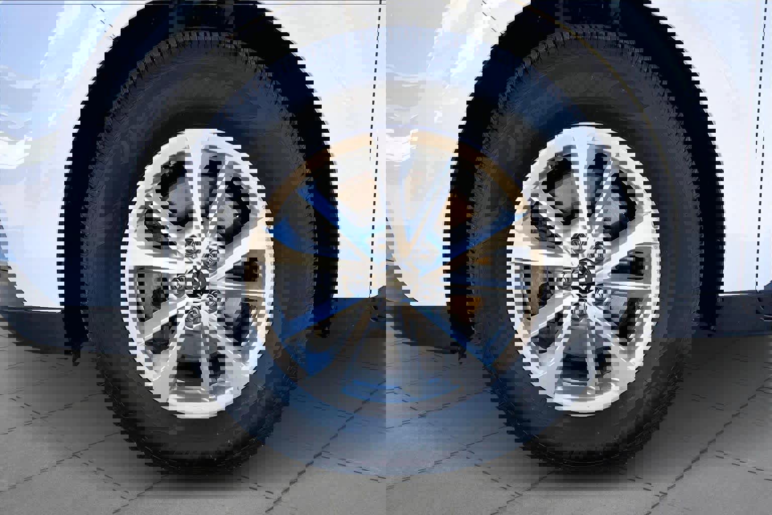 Used 2024 Kia Carnival LX image 9