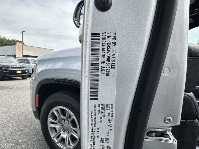Certified 2024 Jeep Wagoneer 4WD image 15