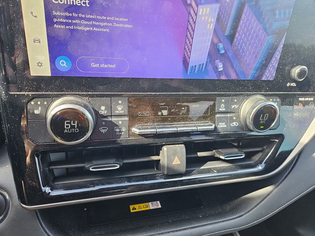 Used 2023 Toyota Highlander XLE image 26