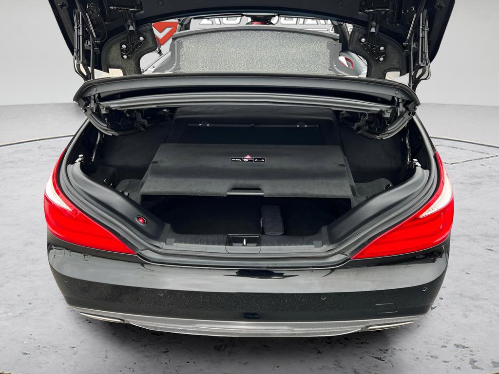 Used 2014 Mercedes-Benz SL 550 w/ Driver Assistance Package image 18