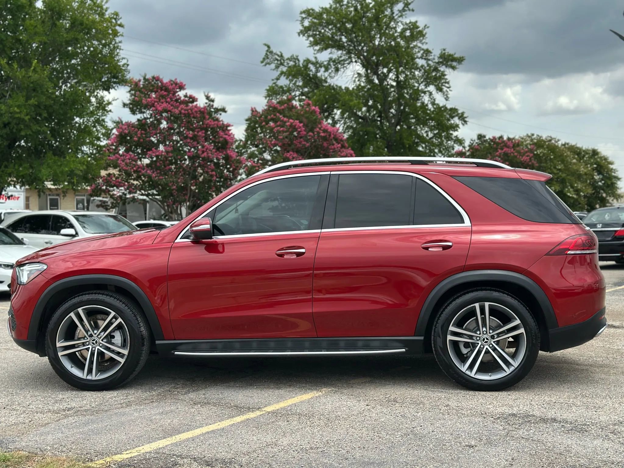 Used 2021 Mercedes-Benz GLE 350 image 3
