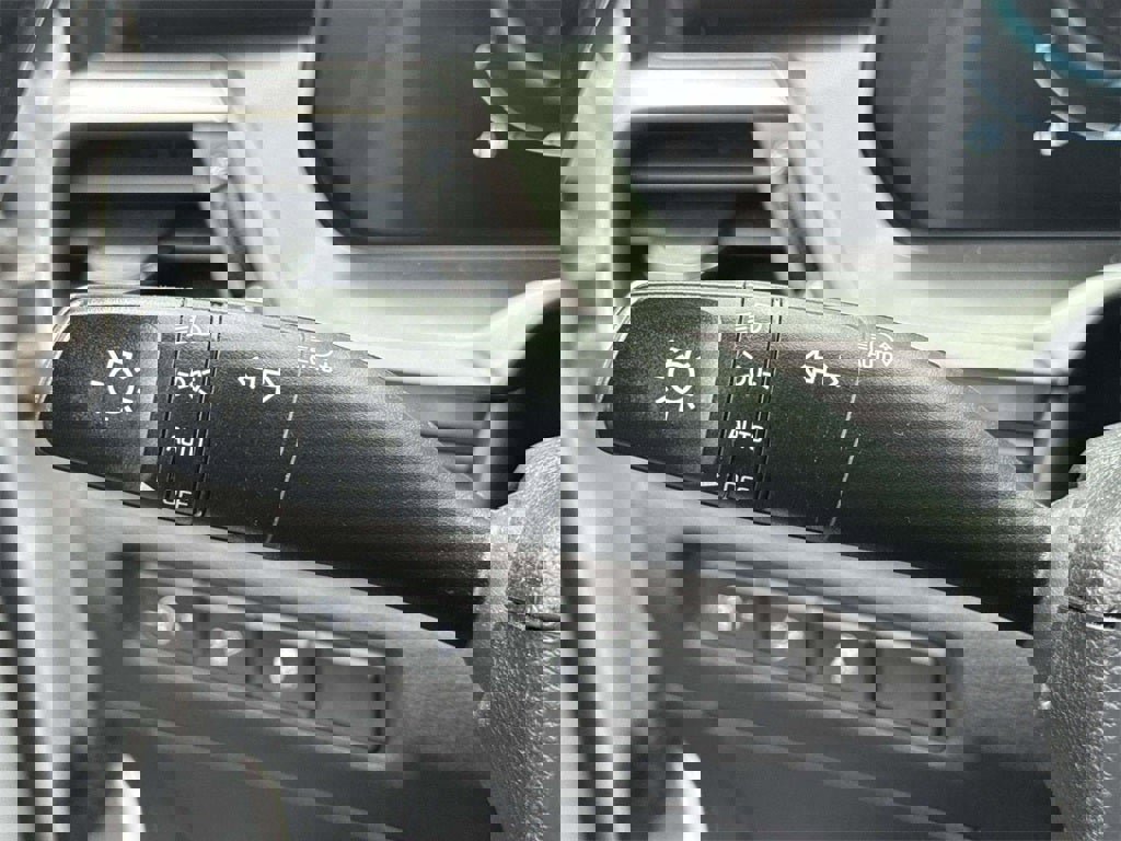 Used 2023 Kia Telluride LX image 23