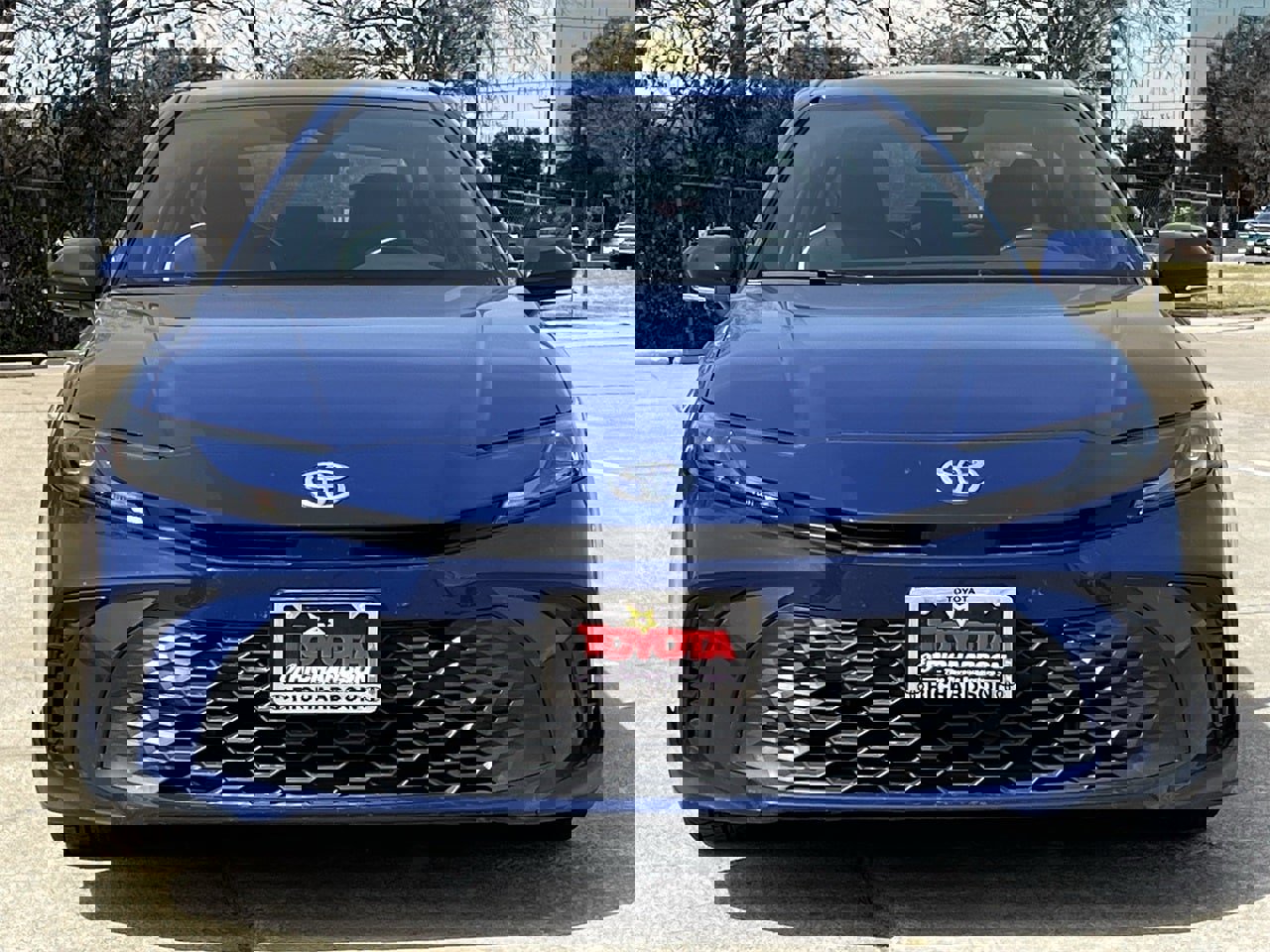 Used 2025 Toyota Camry SE image 7