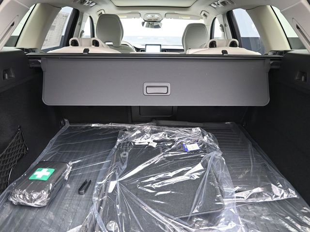 New 2026 Volvo XC60 B5 Ultra w/ Protection Package Premier image 32