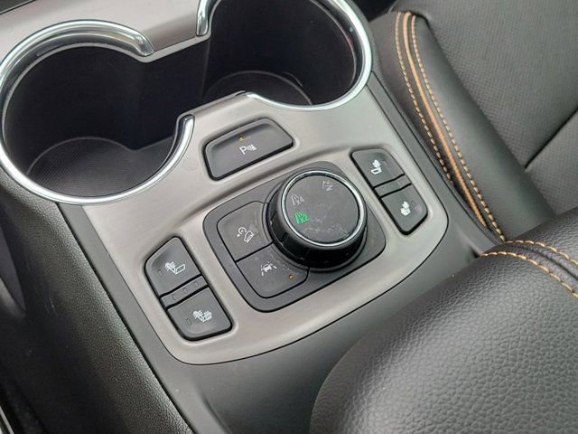 Used 2022 GMC Terrain AT4 w/ Infotainment Package II AWD/4WD image 28